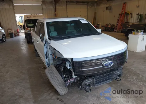 2023 Ford F-150 Lightning Platinum z USA, uszkodzony, nr VIN 1FT6W1EV3PWG11795